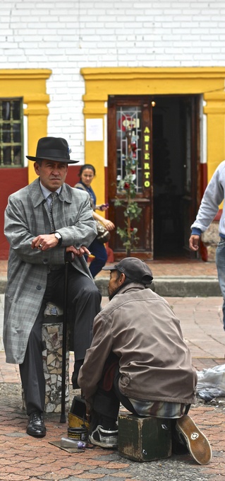 Cachaco shoe shine, Bogota, Colombia